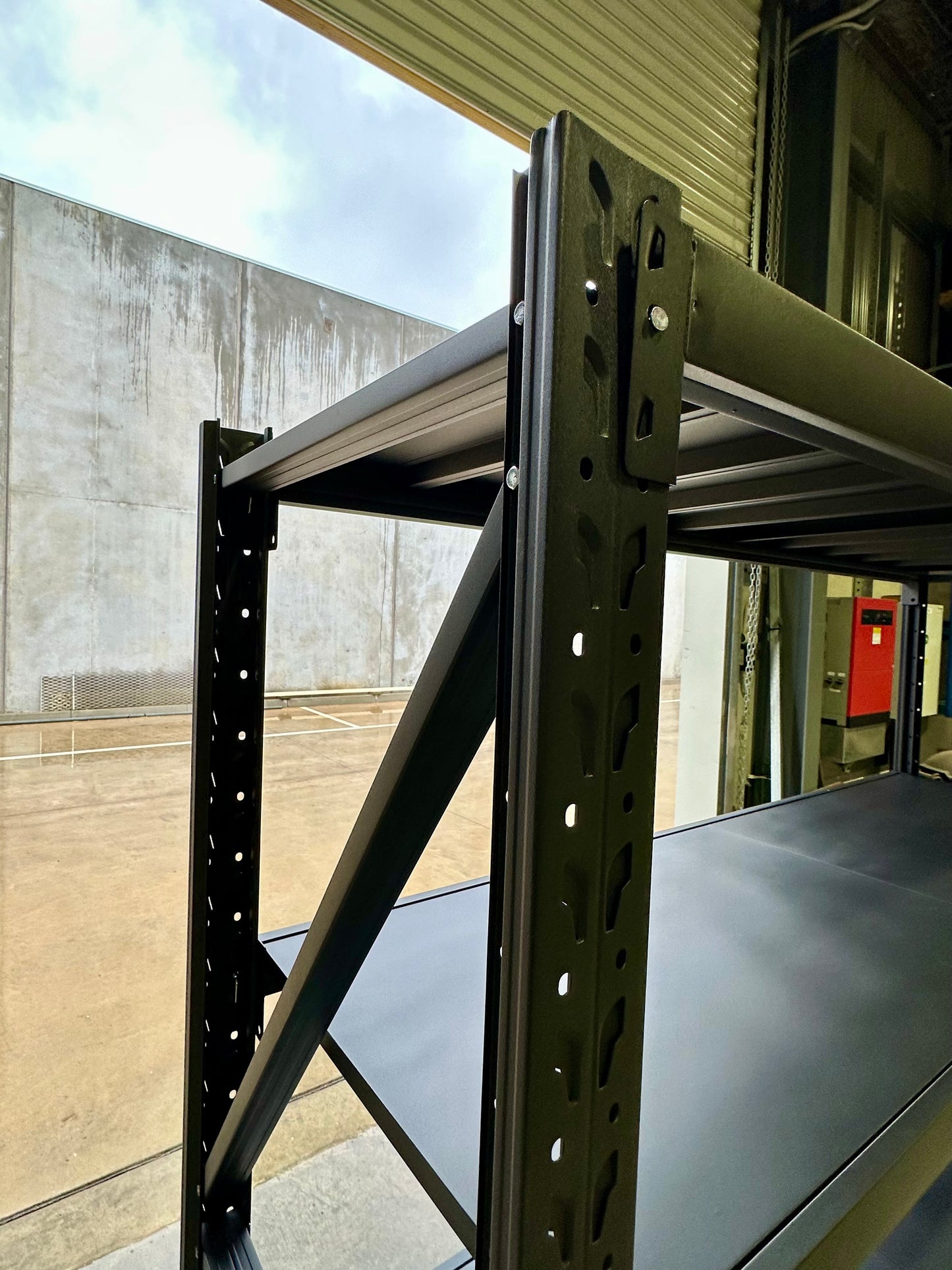 Heavy-Duty Black Shelving Unit - 800kg Capacity, Easy Assembly, Garage Storage