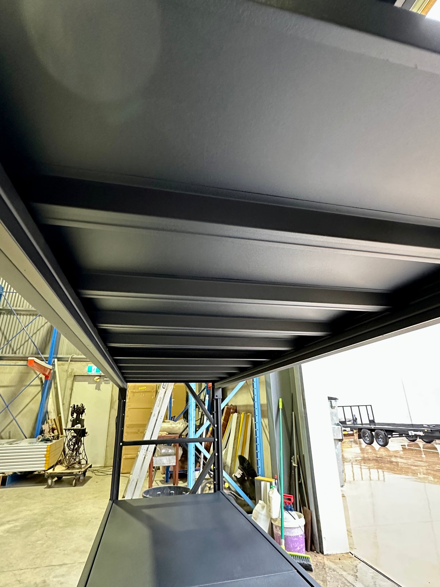 Heavy-Duty Black Shelving Unit - 800kg Capacity, Easy Assembly, Garage Storage