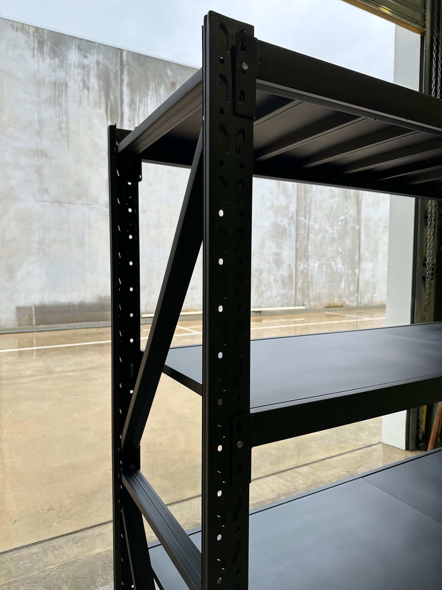 Heavy-Duty Black Shelving Unit - 800kg Capacity, Easy Assembly, Garage Storage